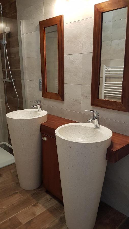 Chaniers Les Cuves - Saintes Bed & Breakfast エクステリア 写真
