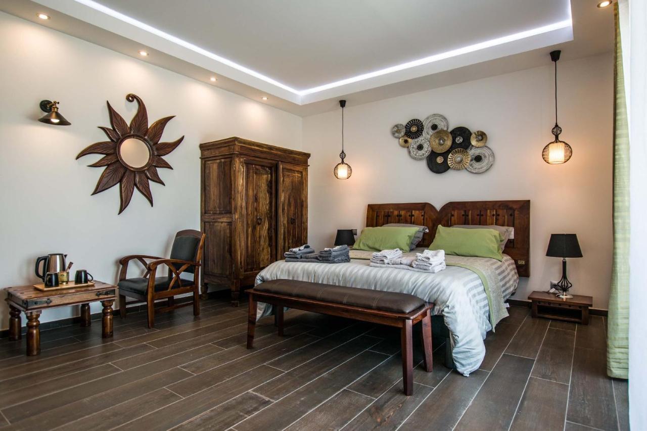 Chaniers Les Cuves - Saintes Bed & Breakfast エクステリア 写真