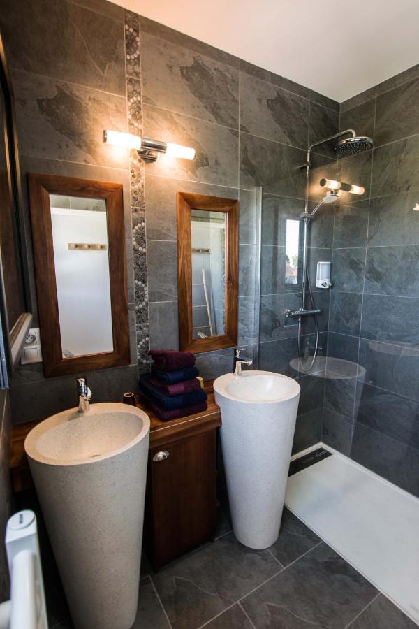 Chaniers Les Cuves - Saintes Bed & Breakfast エクステリア 写真