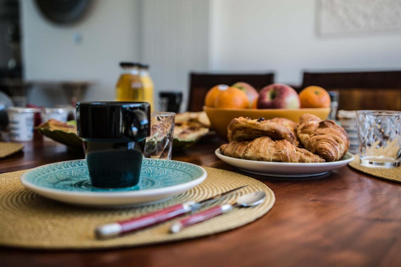 Chaniers Les Cuves - Saintes Bed & Breakfast エクステリア 写真