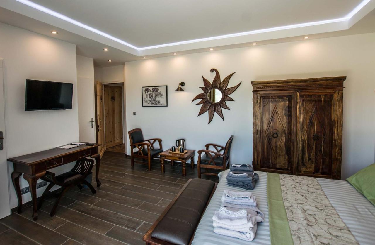 Chaniers Les Cuves - Saintes Bed & Breakfast エクステリア 写真