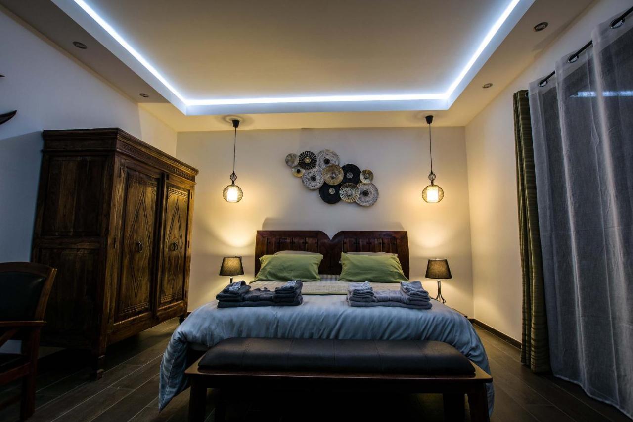 Chaniers Les Cuves - Saintes Bed & Breakfast エクステリア 写真