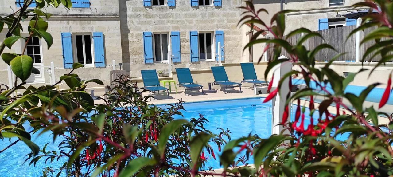 Chaniers Les Cuves - Saintes Bed & Breakfast エクステリア 写真
