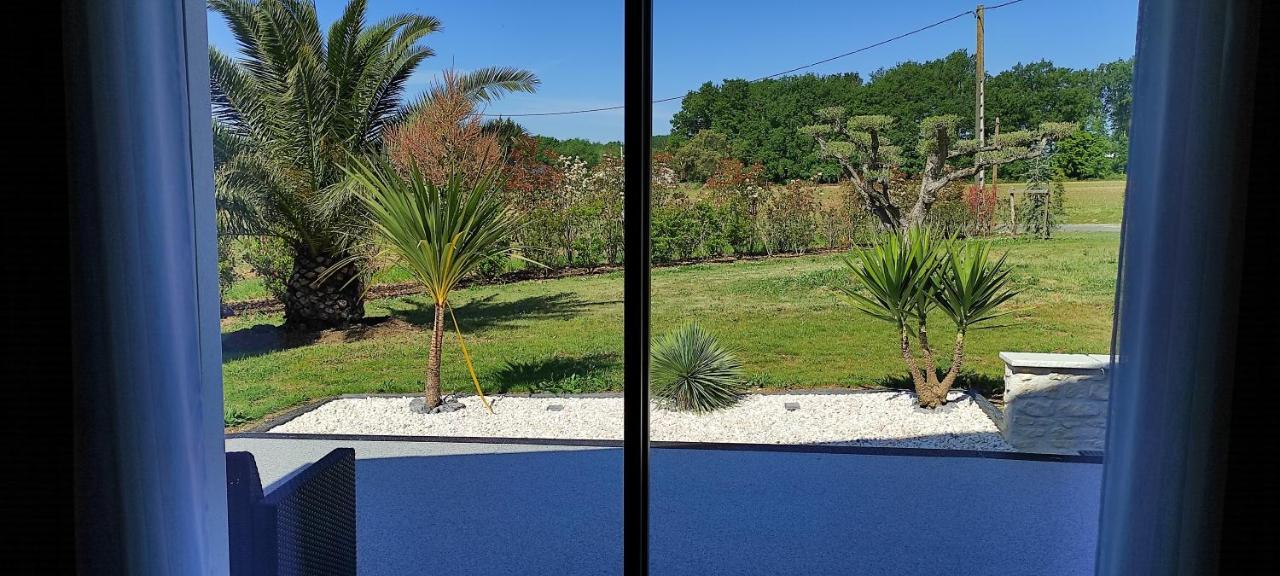 Chaniers Les Cuves - Saintes Bed & Breakfast エクステリア 写真
