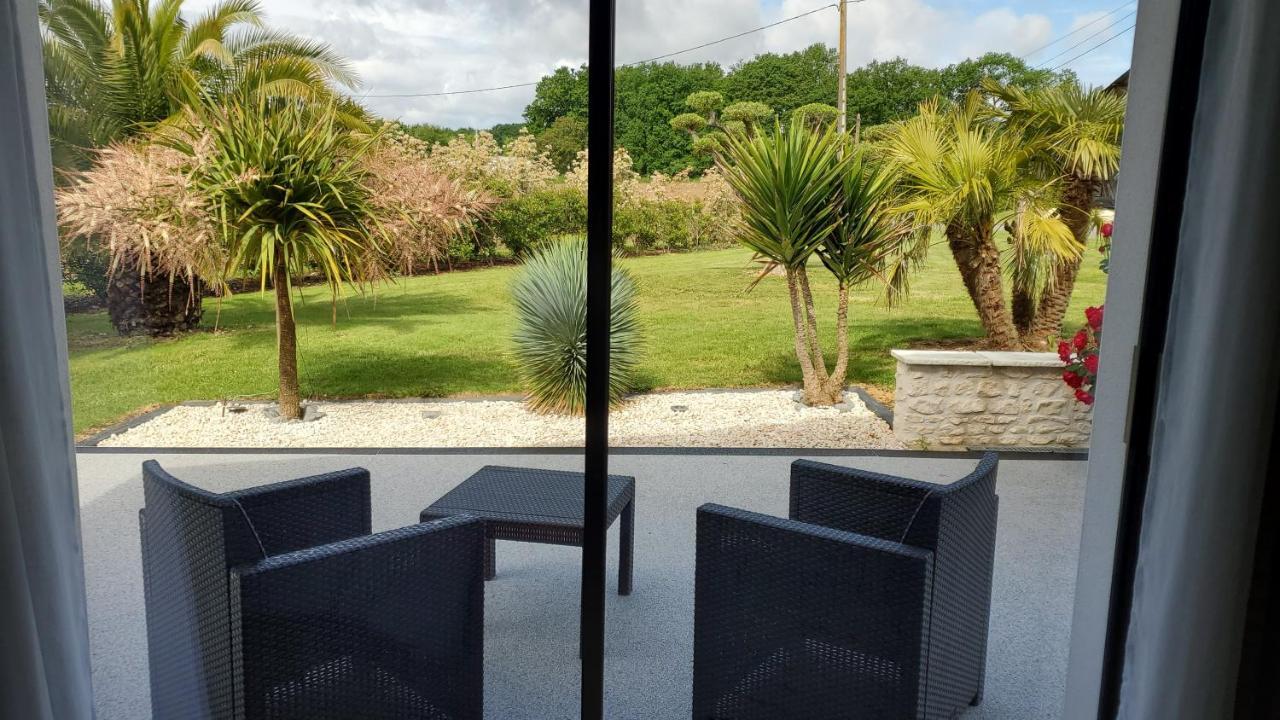 Chaniers Les Cuves - Saintes Bed & Breakfast エクステリア 写真